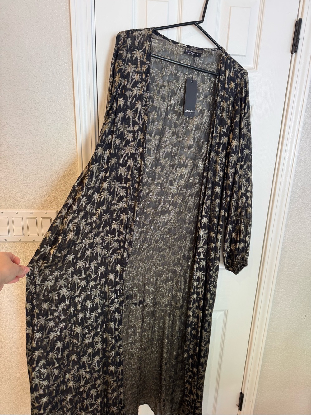 Nasty Gal Black and Gold Sheer Metallic Palm Duster - Picture 4 of 5